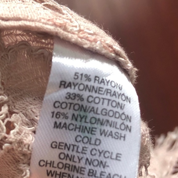 LOFT Eyelet Lace Overlay Hyper-feminine Pink Short Sleeve Blouse size S - Picture 7 of 7